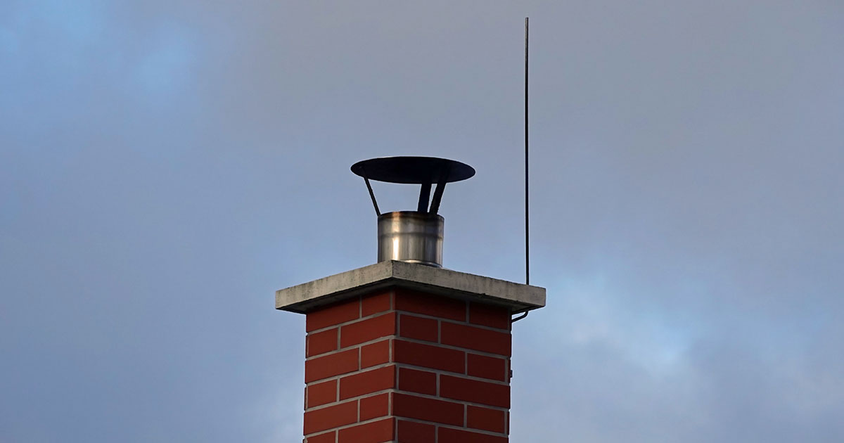 Lightning conductor rod on chimney