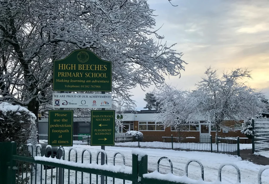 High Beeches Primary School, Harpenden High Beeches Primary School, Harpenden in the snow